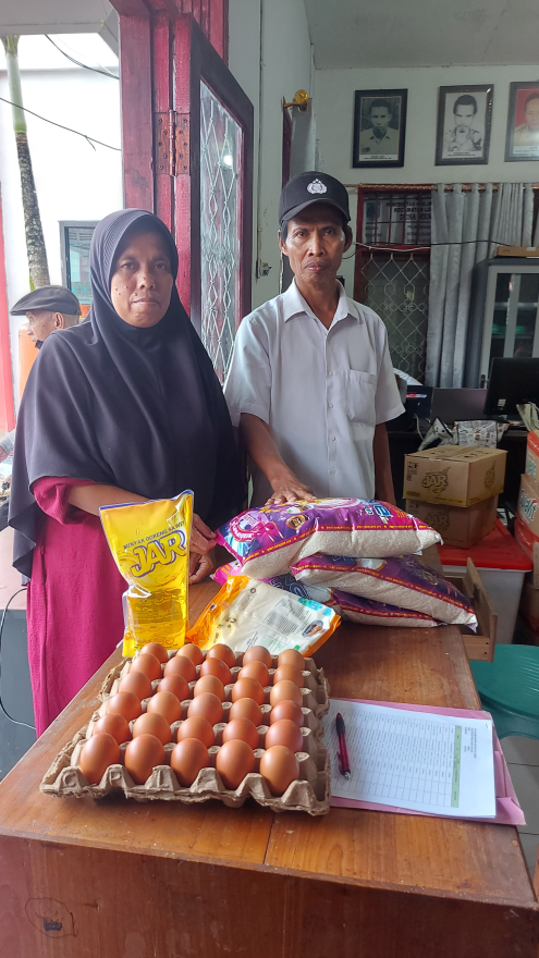 KEGIATAN PENYALURAN BANTUAN PAKET SEMBAKO KEPADA WARGA DESA MENDIK TAHUN 2025