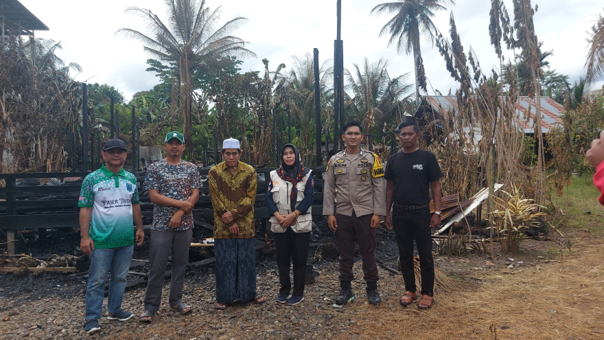 PENYALURAN BANTUAN SOSIAL KEPADA KORBAN KEBAKAN DI DESA MENDIK