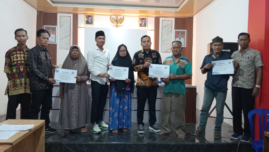 PENYALURAN BLT DANA DESA TAHAP 1 S.D. TAHAP 3 TAHUN 2025 DI DESA MENDIK BERJALAN LANCAR